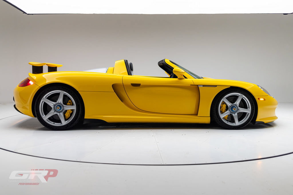 Used 2005 Porsche Carrera GT RWD image 2