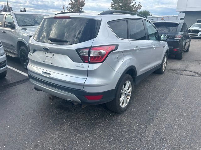 Used 2018 Ford Escape SE FWD image 4