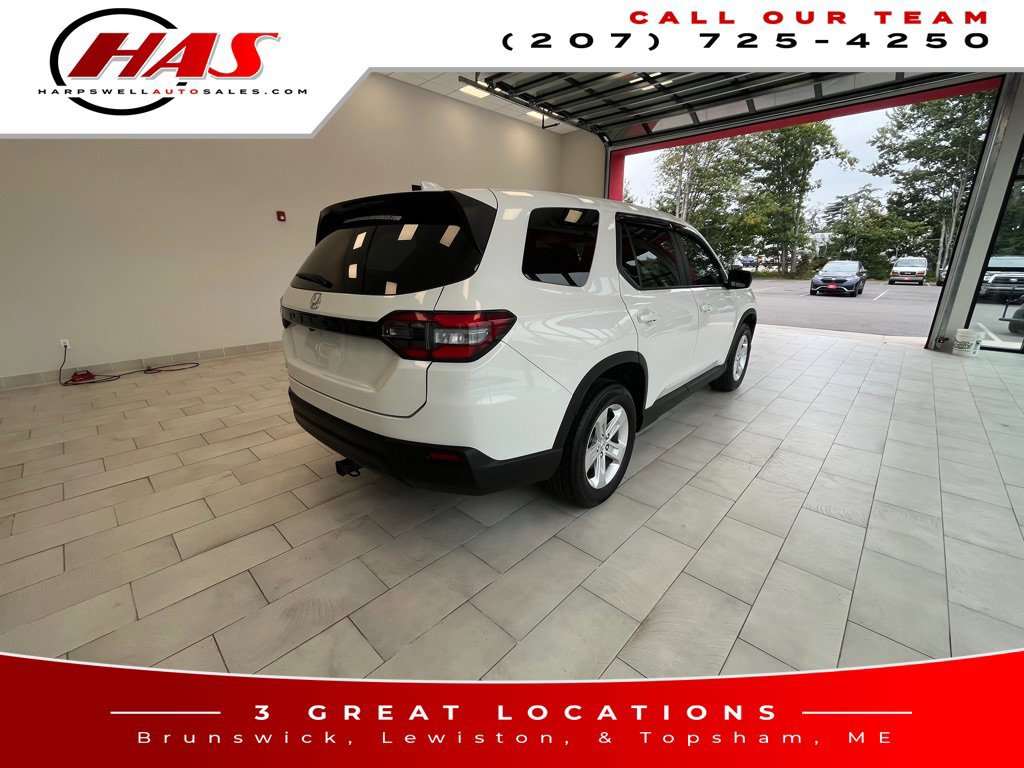 Used 2023 Honda Pilot LX image 5
