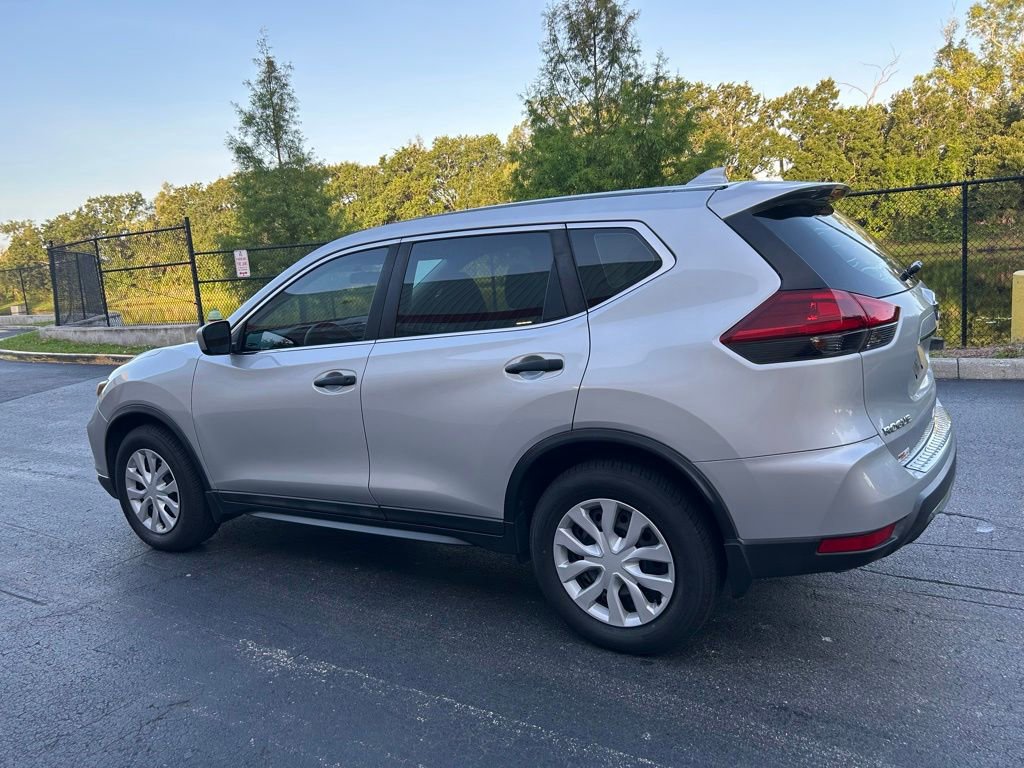 Used 2018 Nissan Rogue S FWD image 4