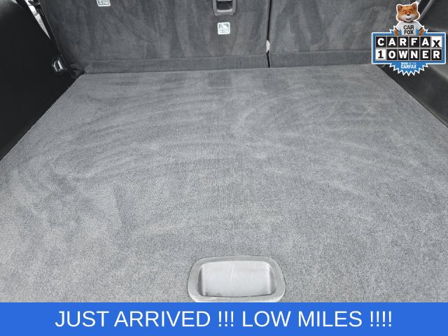 Used 2023 Jeep Grand Cherokee Laredo AWD/4WD image 11