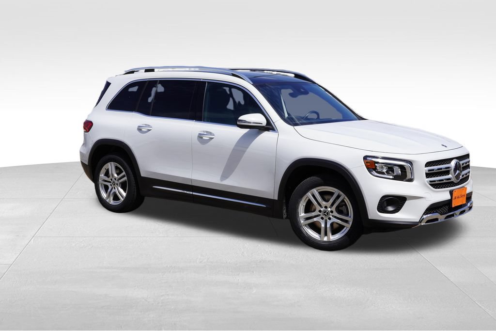 Used 2022 Mercedes-Benz GLB 250 4MATIC image 2