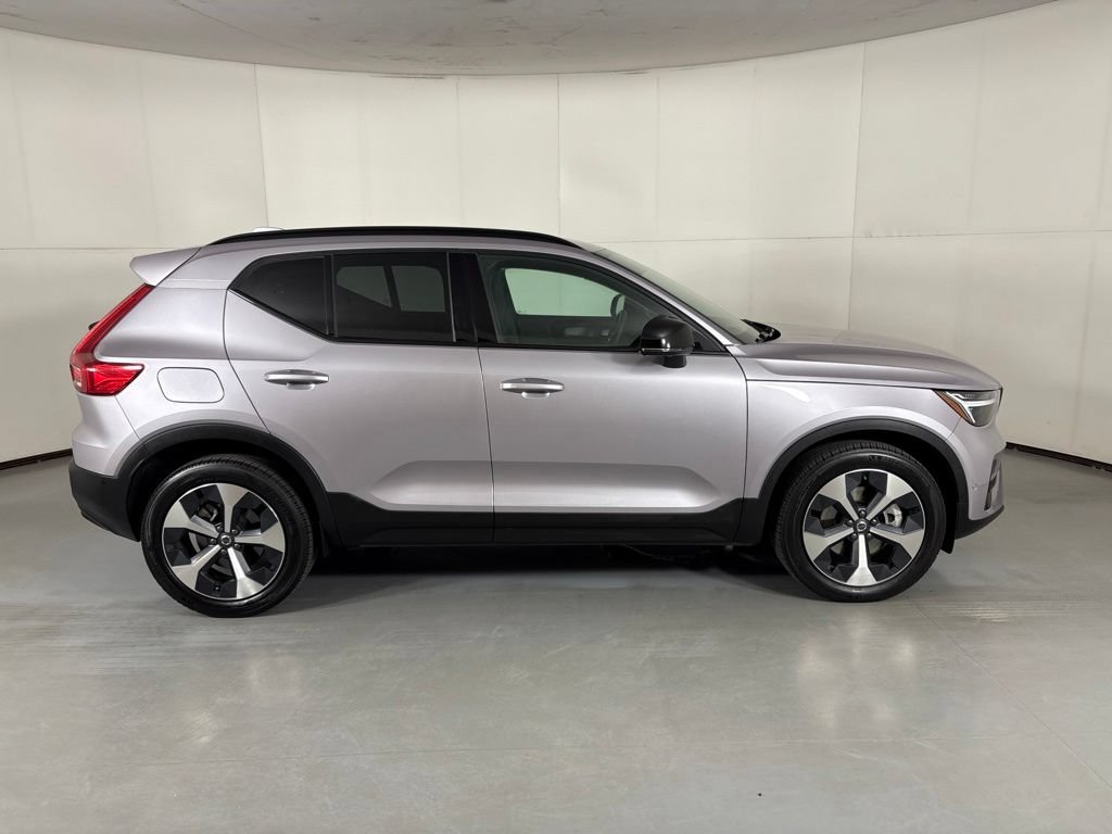 Used 2026 Volvo XC40 B5 Plus AWD/4WD image 9
