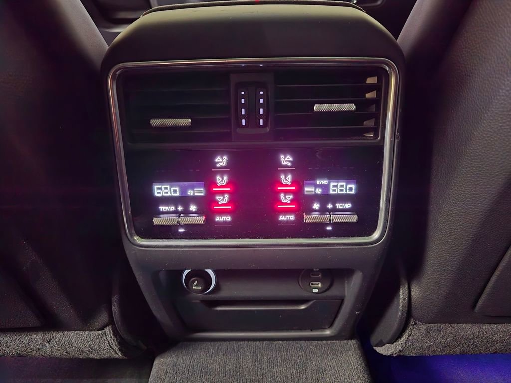 Used 2021 Porsche Cayenne GTS w/ Premium Package image 21