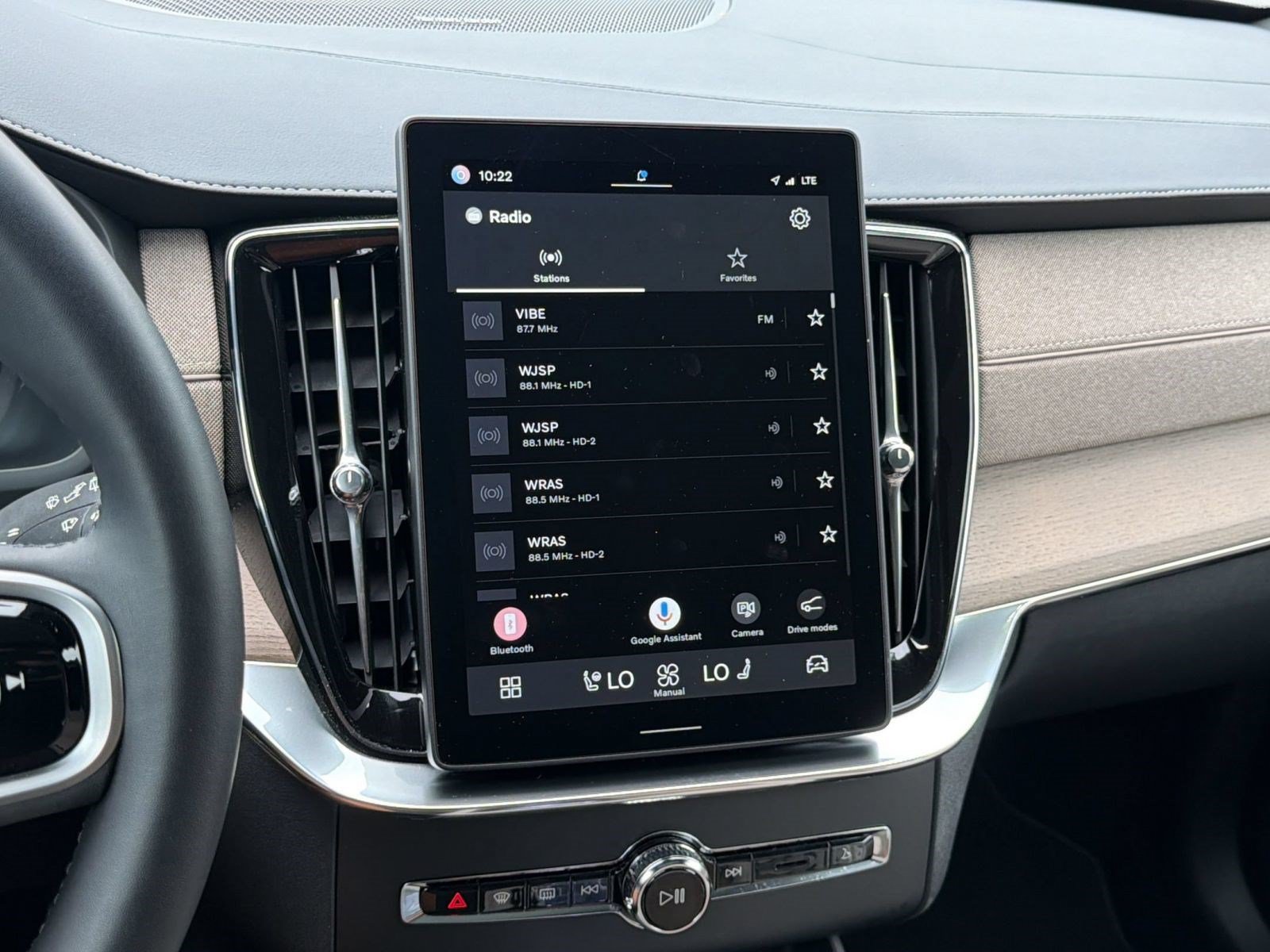 Certified 2025 Volvo XC90 B5 Plus AWD/4WD image 19
