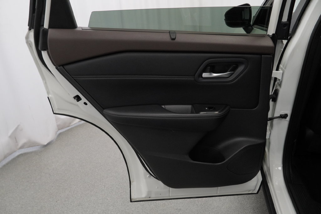 Used 2023 Nissan Rogue SV w/ SV Premium Package AWD/4WD image 29