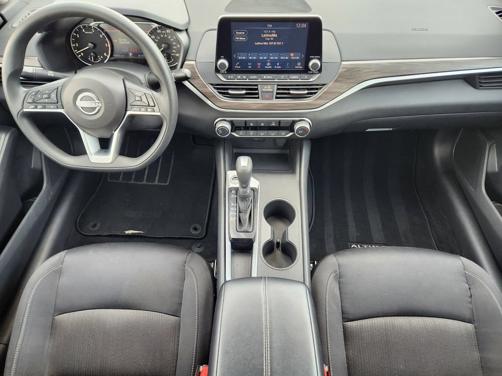 Used 2025 Nissan Altima 2.5 SV FWD image 25