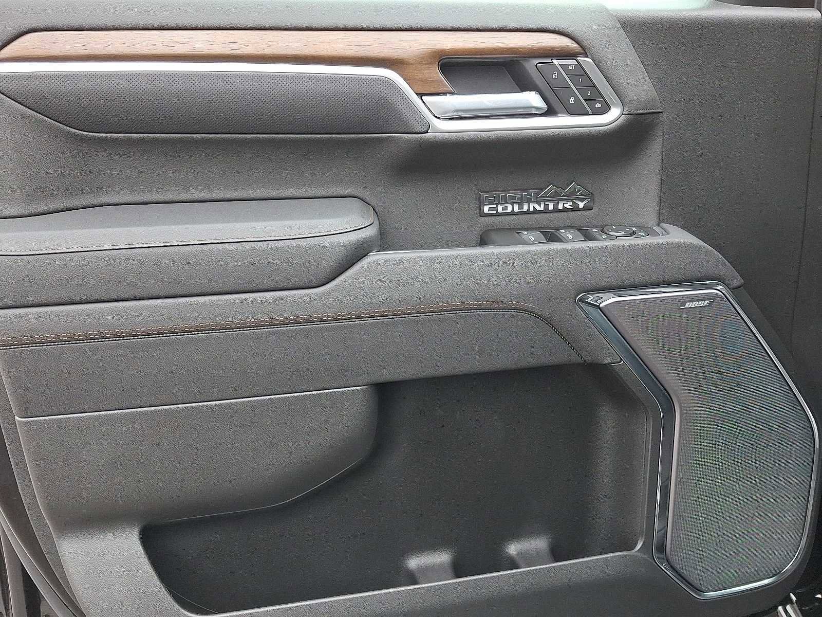 New 2026 Chevrolet Silverado 1500 High Country w/ Midnight Edition image 8