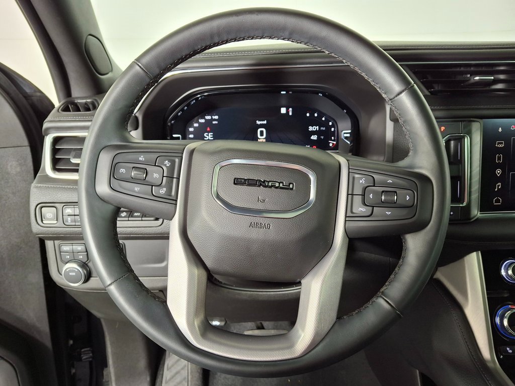 Used 2023 GMC Yukon XL Denali image 12