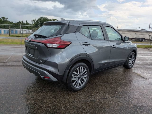 Used 2023 Nissan Kicks SV FWD image 4