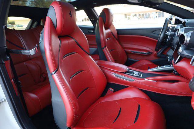 Used 2017 Ferrari GTC4Lusso AWD/4WD image 24