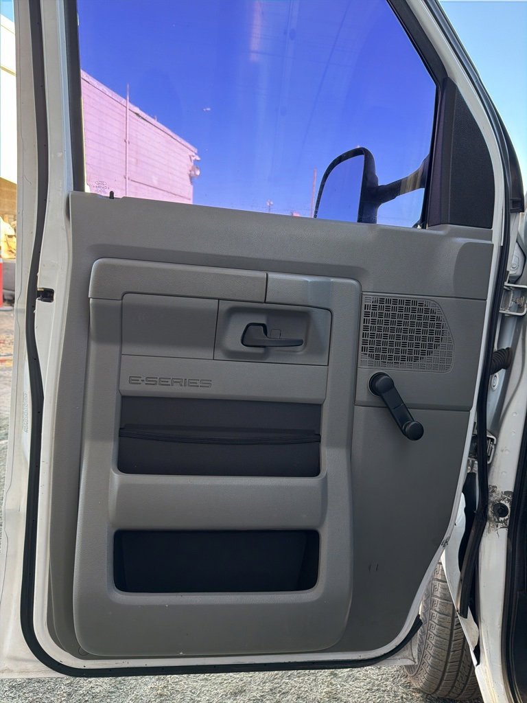 Used 2019 Ford E-350 and Econoline 350 Super Duty image 17