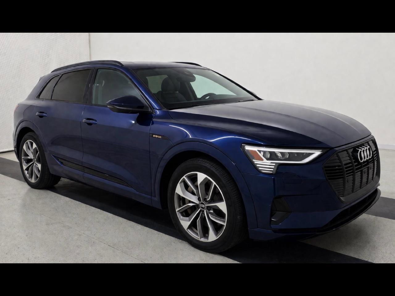 Used 2021 Audi e-tron Premium Plus w/ Premium Plus Package AWD/4WD image 1