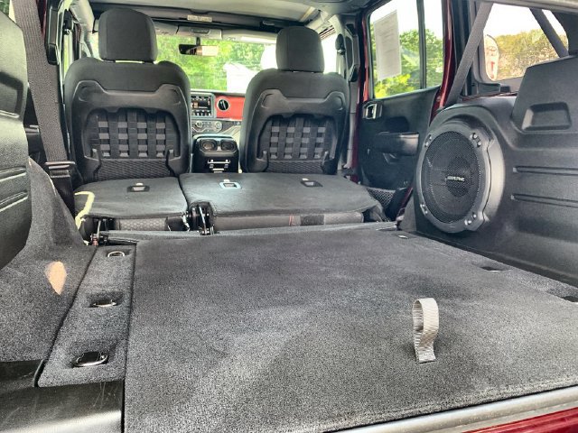 Used 2022 Jeep Wrangler Unlimited Rubicon w/ Cold Weather Group AWD/4WD image 39