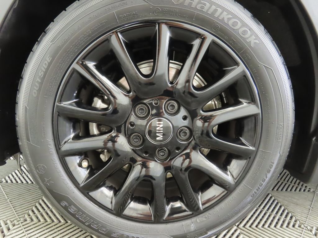 Certified 2024 MINI Cooper Convertible w/ Signature Upholstery Package image 27