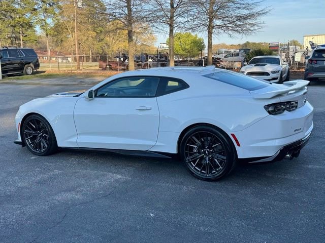 Used 2019 Chevrolet Camaro ZL1 RWD image 5