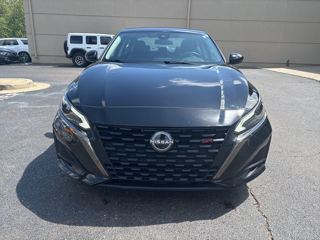 Used 2024 Nissan Altima 2.5 SR FWD image 2