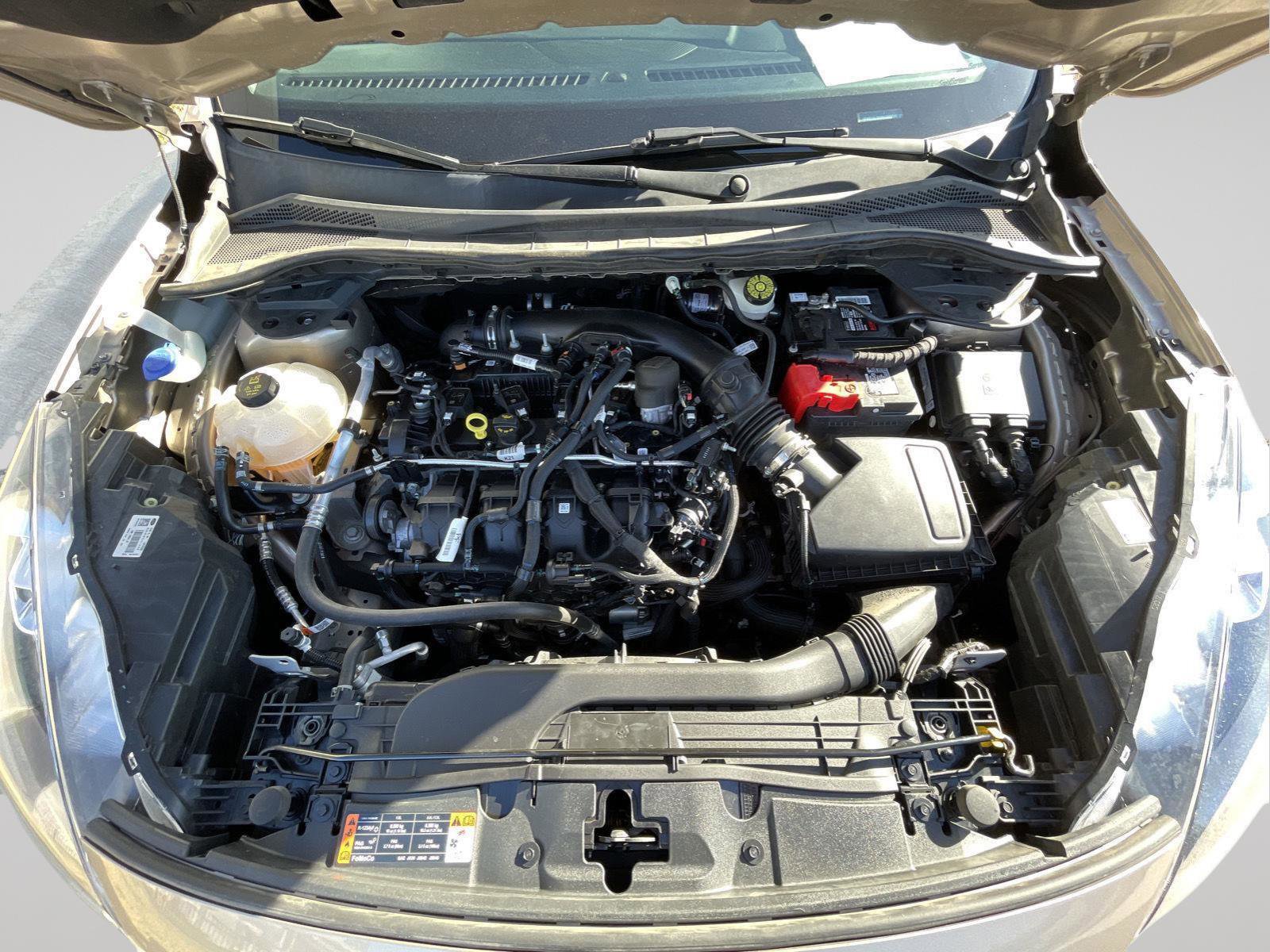 Used 2021 Ford Escape Titanium w/ Class II Trailer Tow Package image 29