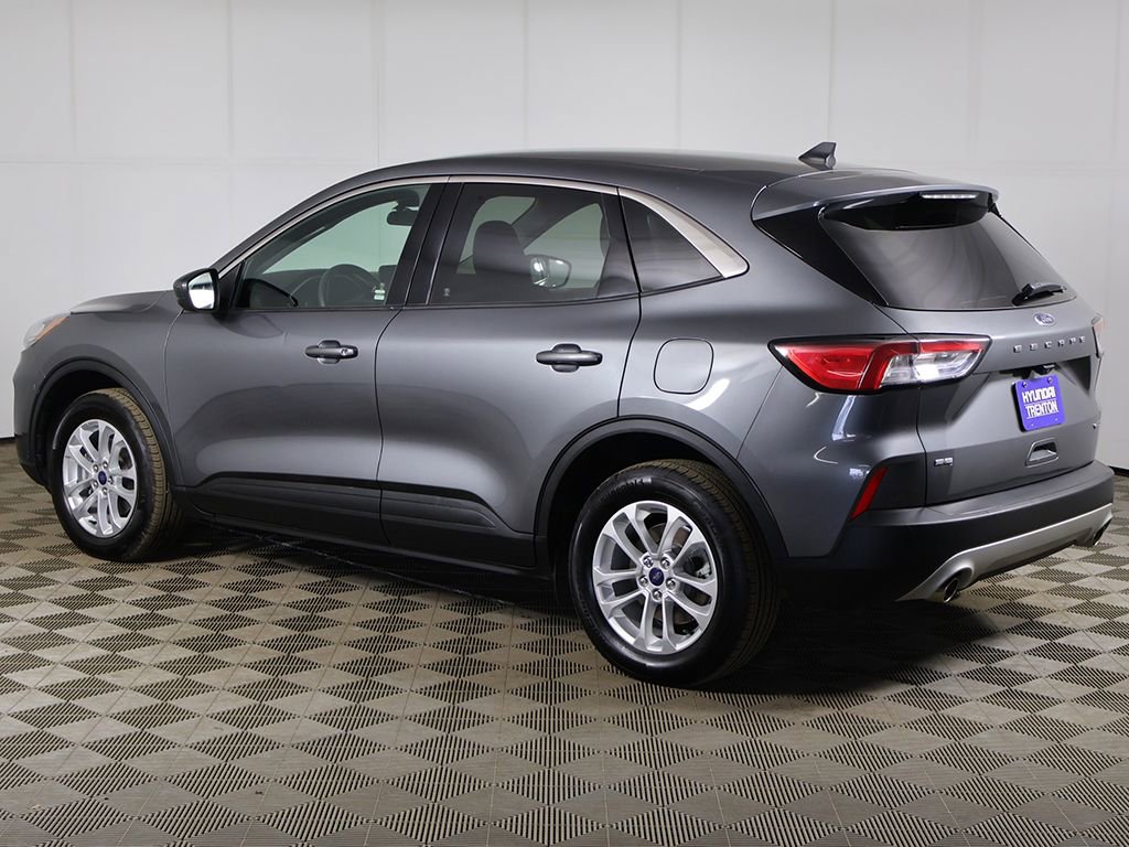 Used 2022 Ford Escape SE image 7