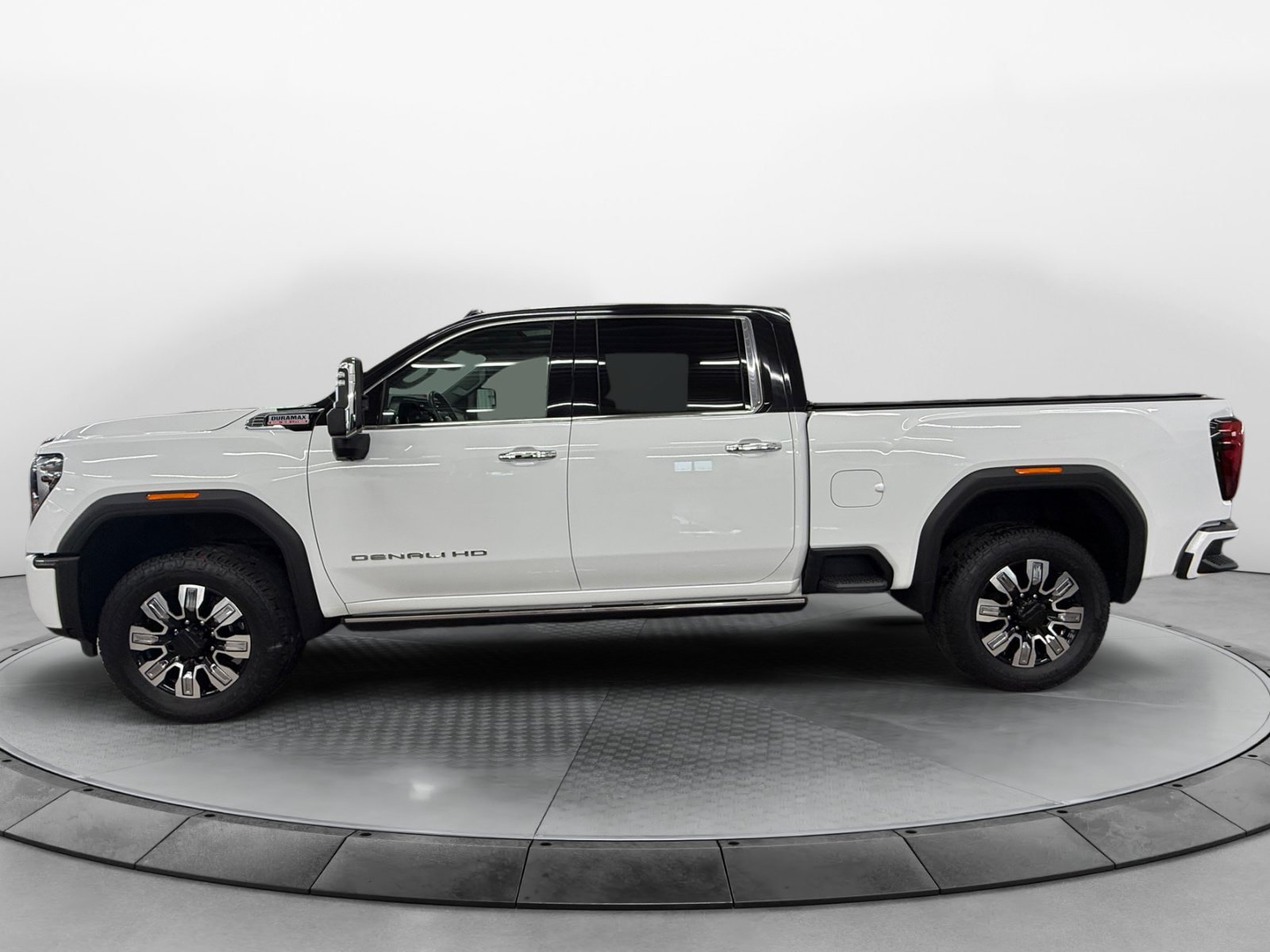Used 2024 GMC Sierra 2500 Denali w/ Denali Reserve Package AWD/4WD image 3