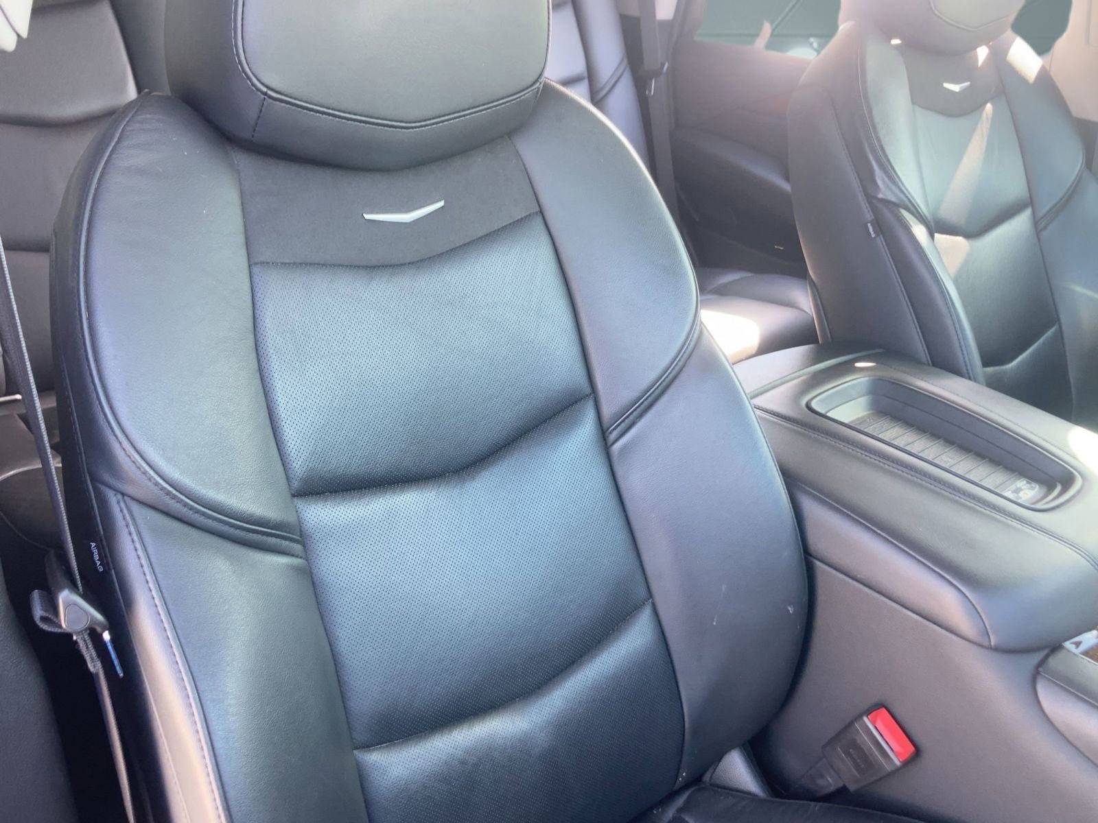 Used 2019 Cadillac Escalade Premium Luxury image 24