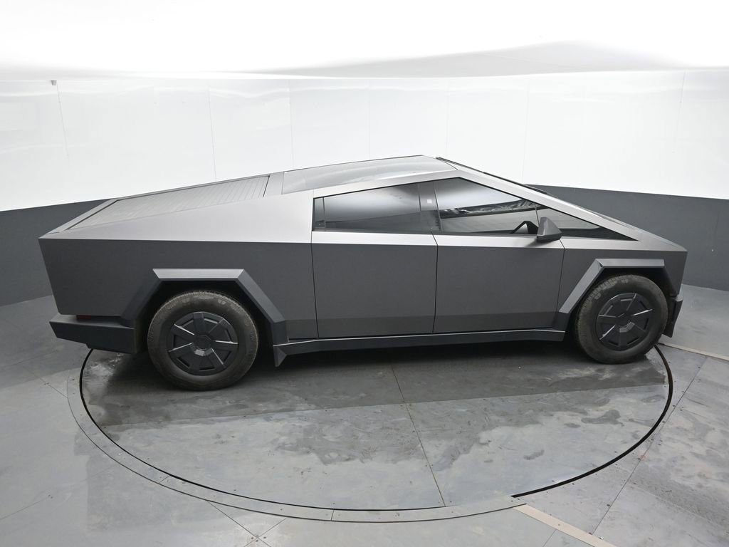 Used 2025 Tesla Cybertruck AWD Crew Cab image 31