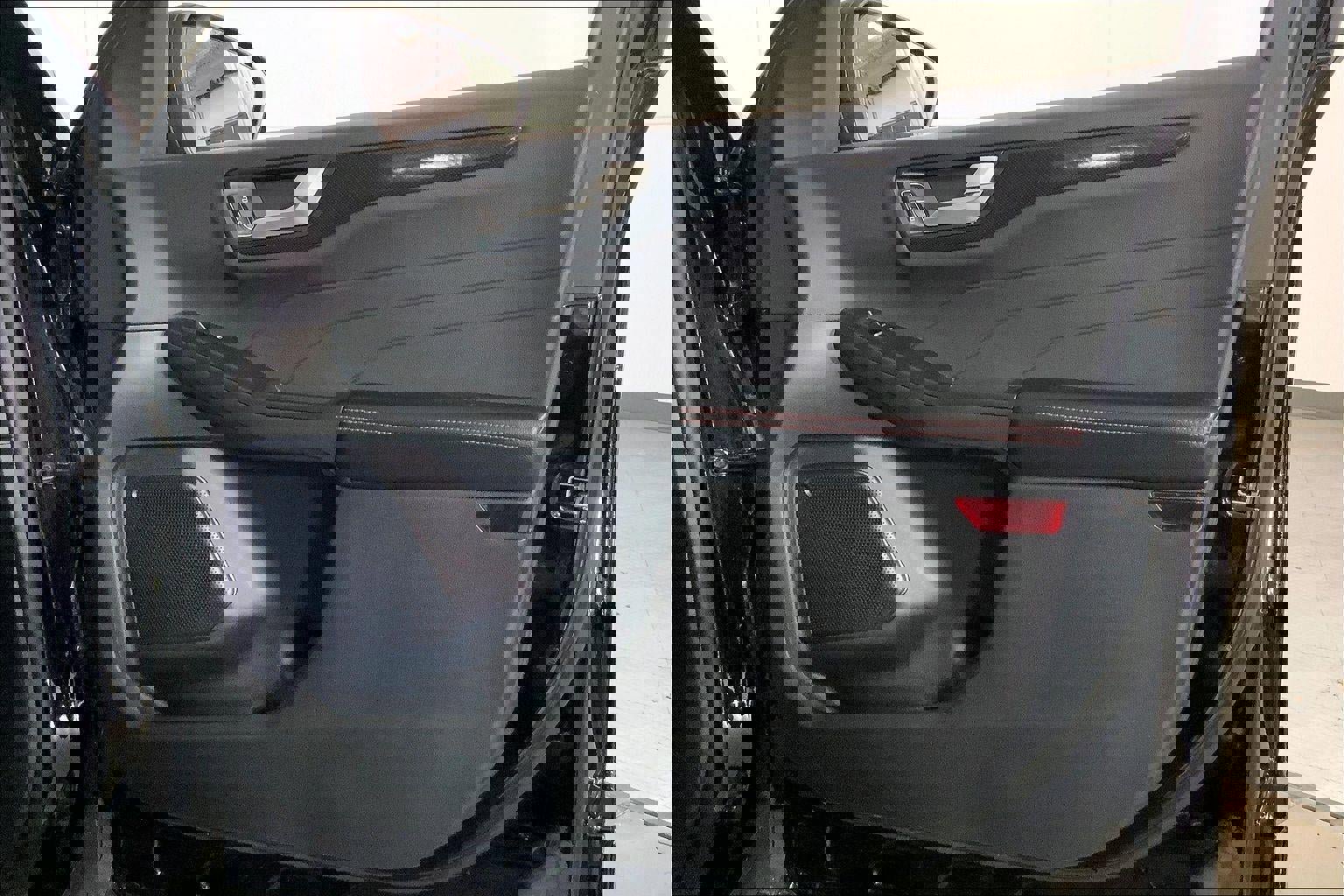 Used 2024 Ford Escape ST-Line image 25