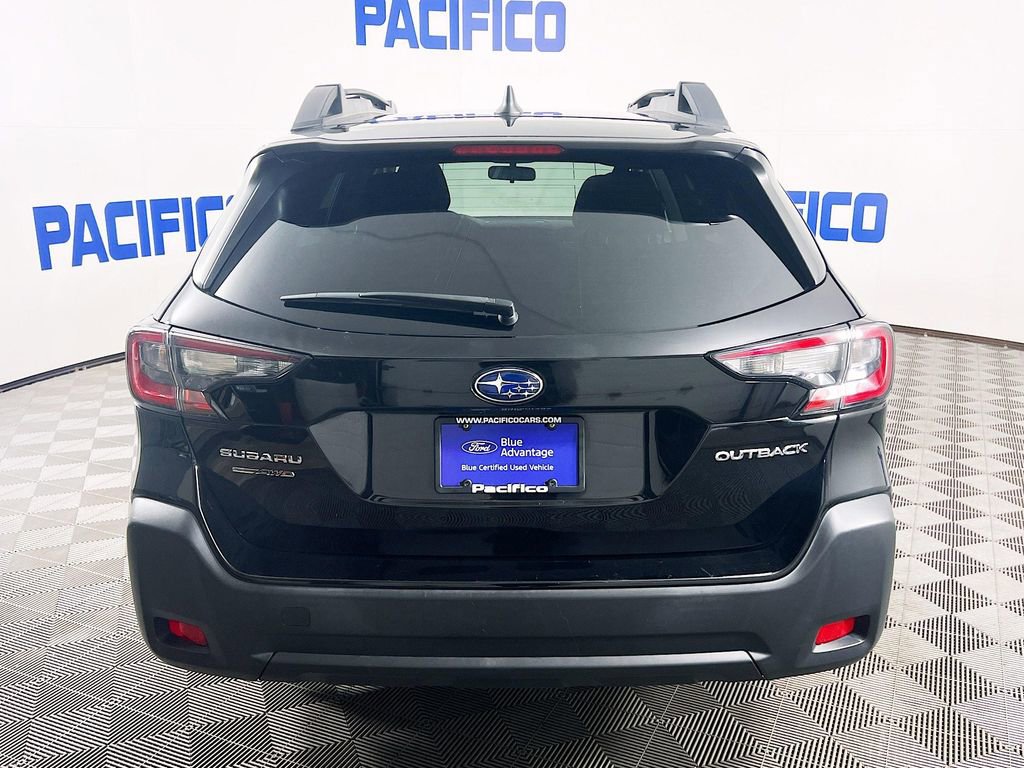 Used 2023 Subaru Outback Premium AWD/4WD image 6
