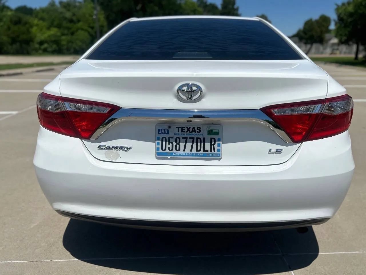 Used 2016 Toyota Camry LE FWD image 7