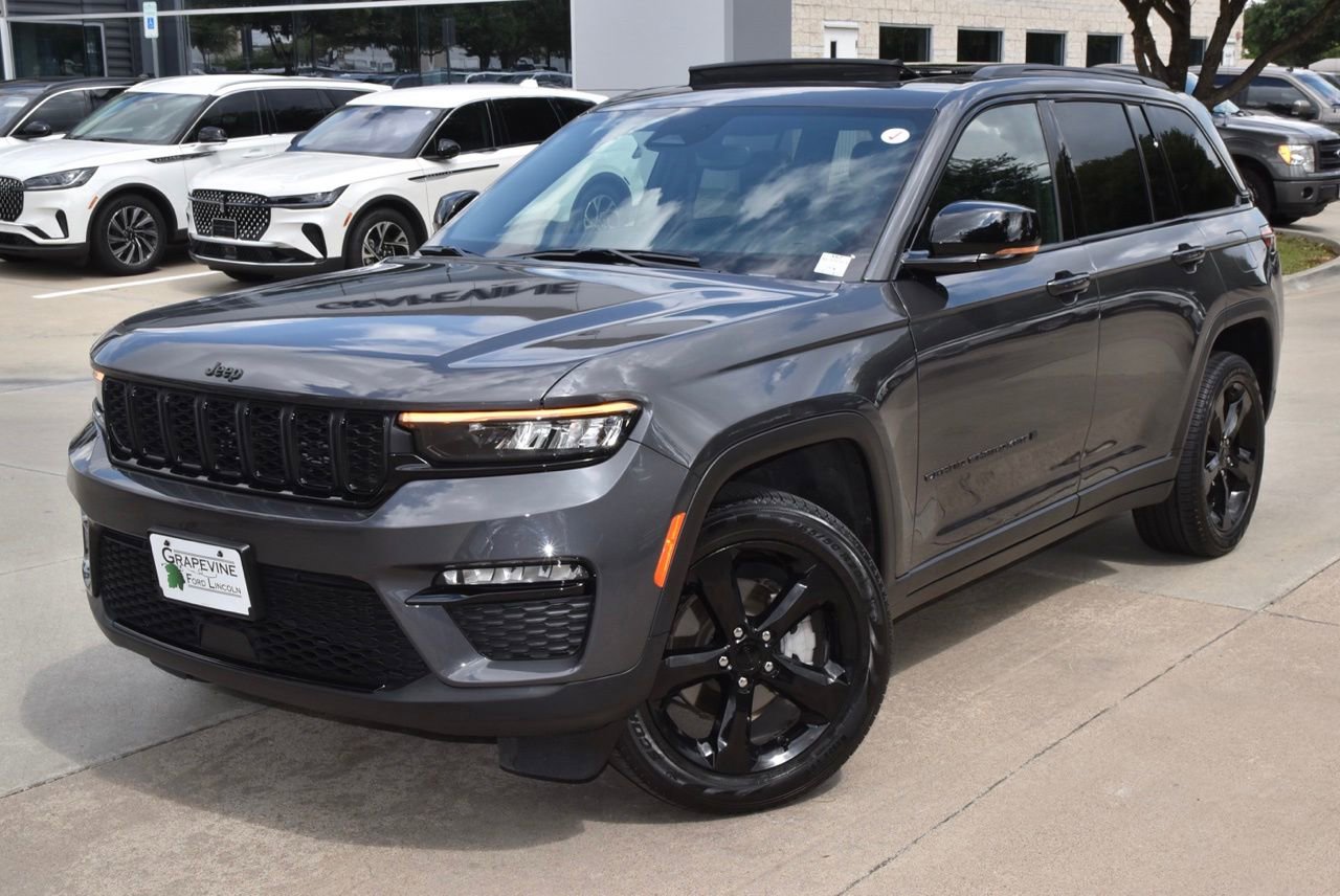 Used 2024 Jeep Grand Cherokee Limited w/ Black Appearance Package AWD/4WD image 42