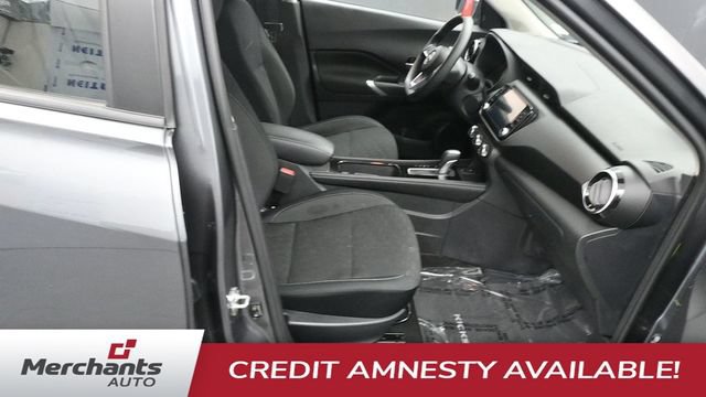 Used 2024 Nissan Kicks SV w/ Interior Electronics Package FWD image 11