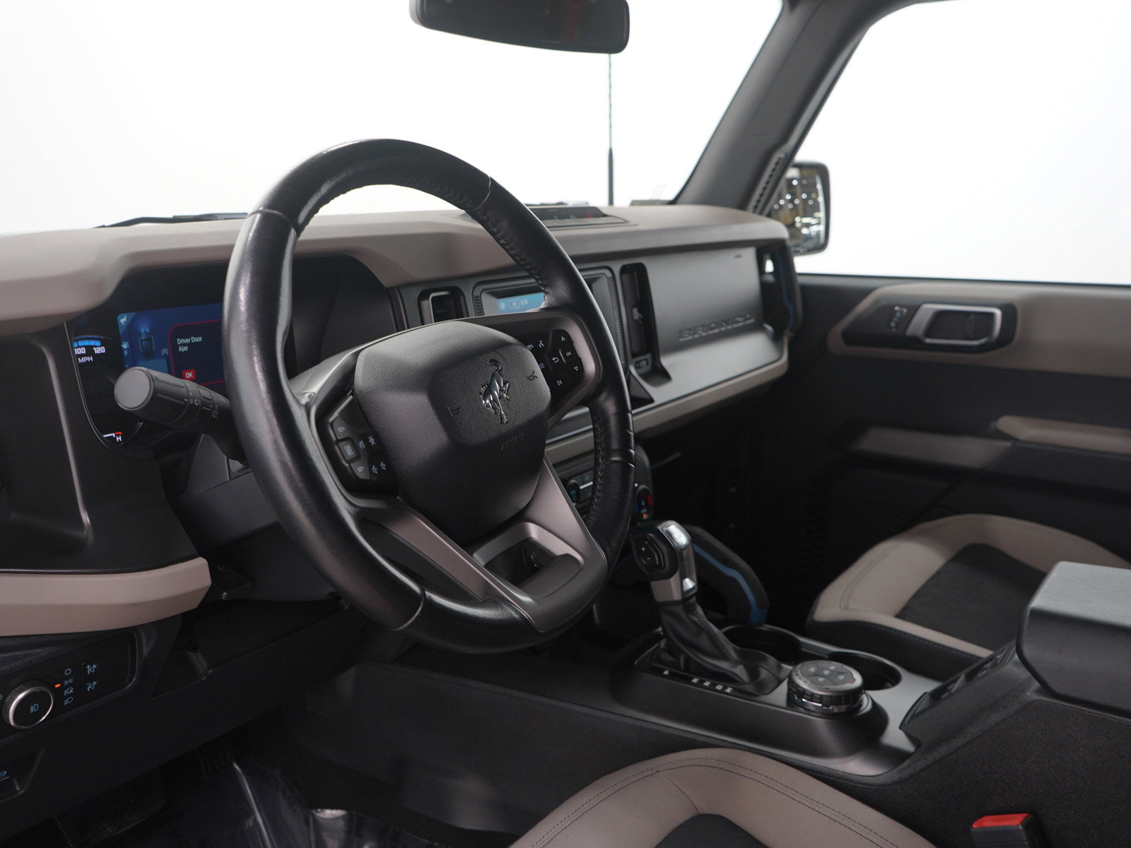 Used 2022 Ford Bronco Wildtrak image 22