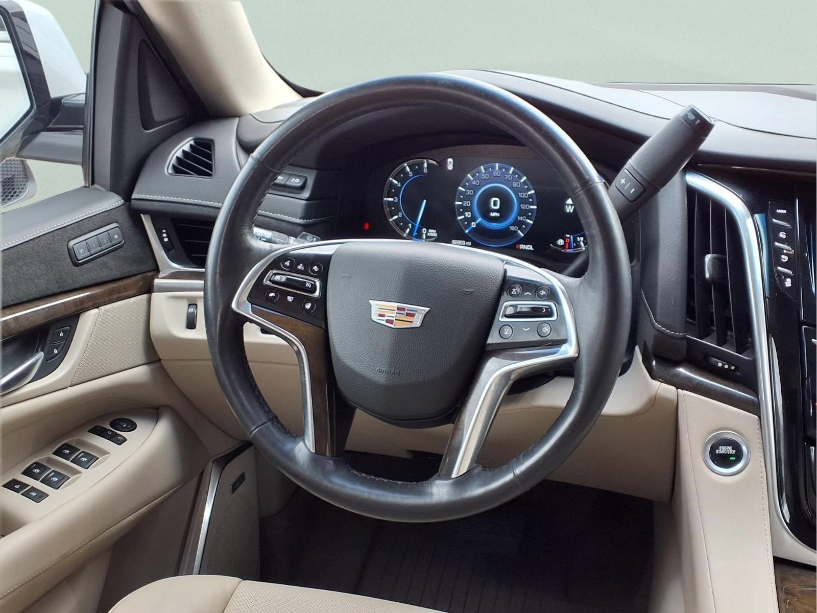 Used 2019 Cadillac Escalade ESV Premium Luxury RWD image 15