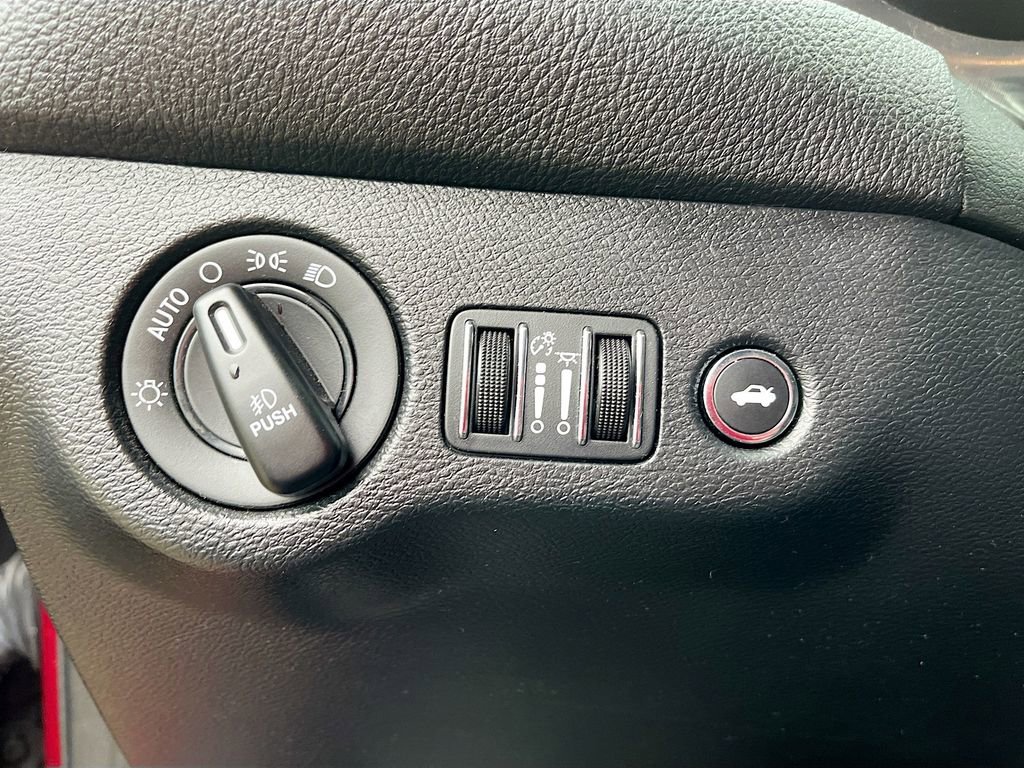 Used 2020 Dodge Challenger SXT w/ Blacktop Package image 10