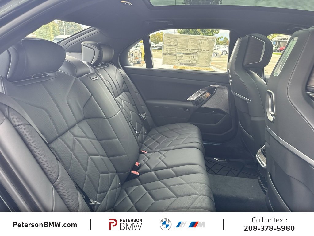 New 2026 BMW 760i xDrive w/ Executive Package image 25