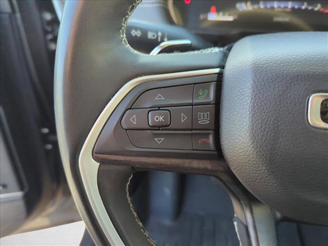 Used 2023 Jeep Grand Cherokee L Limited w/ Black Appearance Package image 14