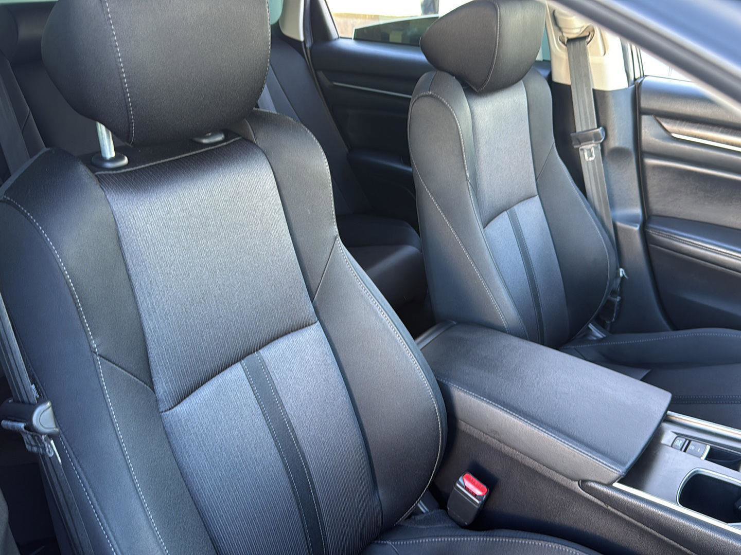 Used 2019 Honda Accord EX image 38