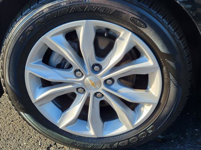 Used 2025 Chevrolet Malibu LT FWD image 5