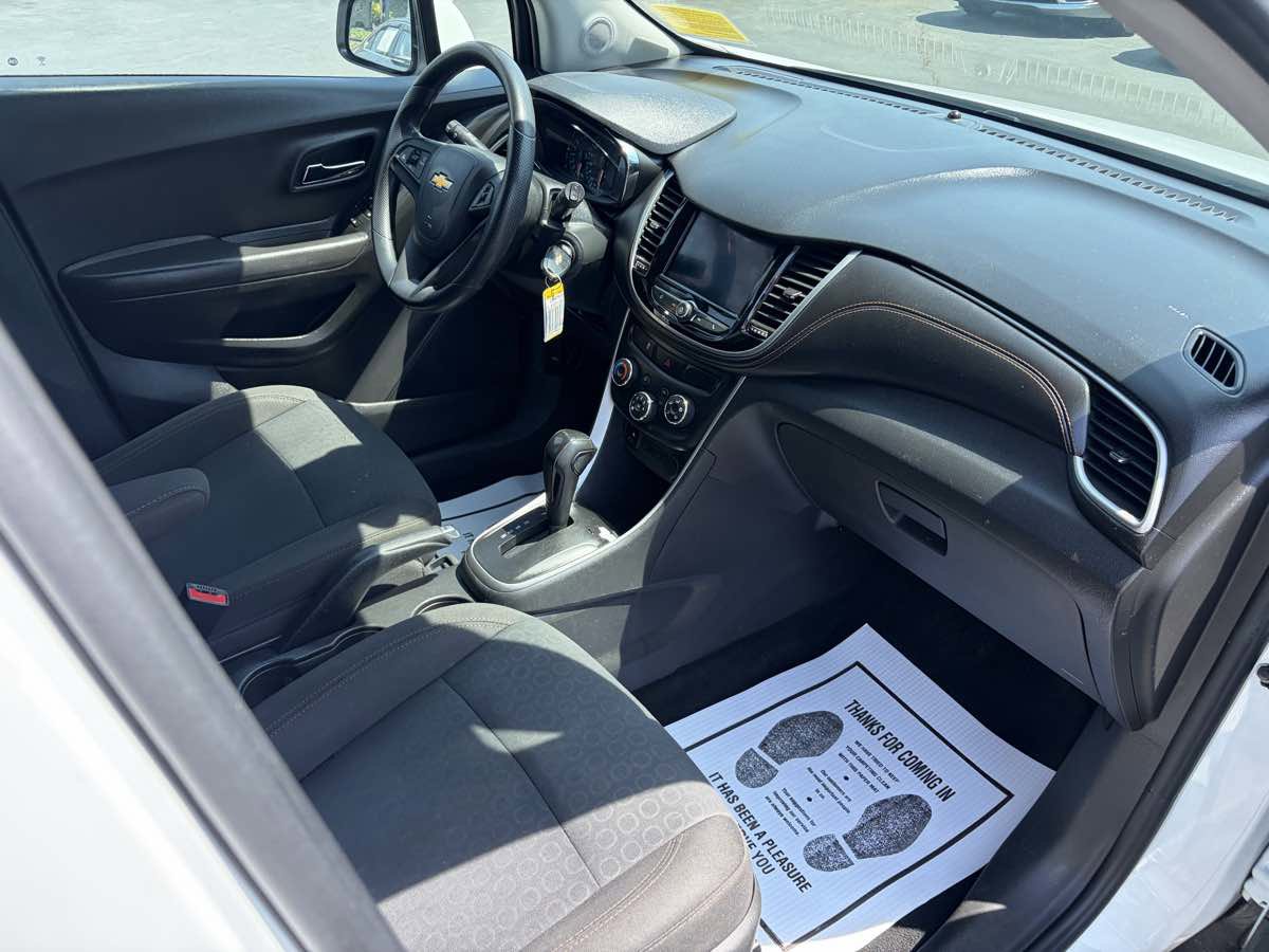 Used 2020 Chevrolet Trax LS w/ Tint and Cruise Package FWD image 24