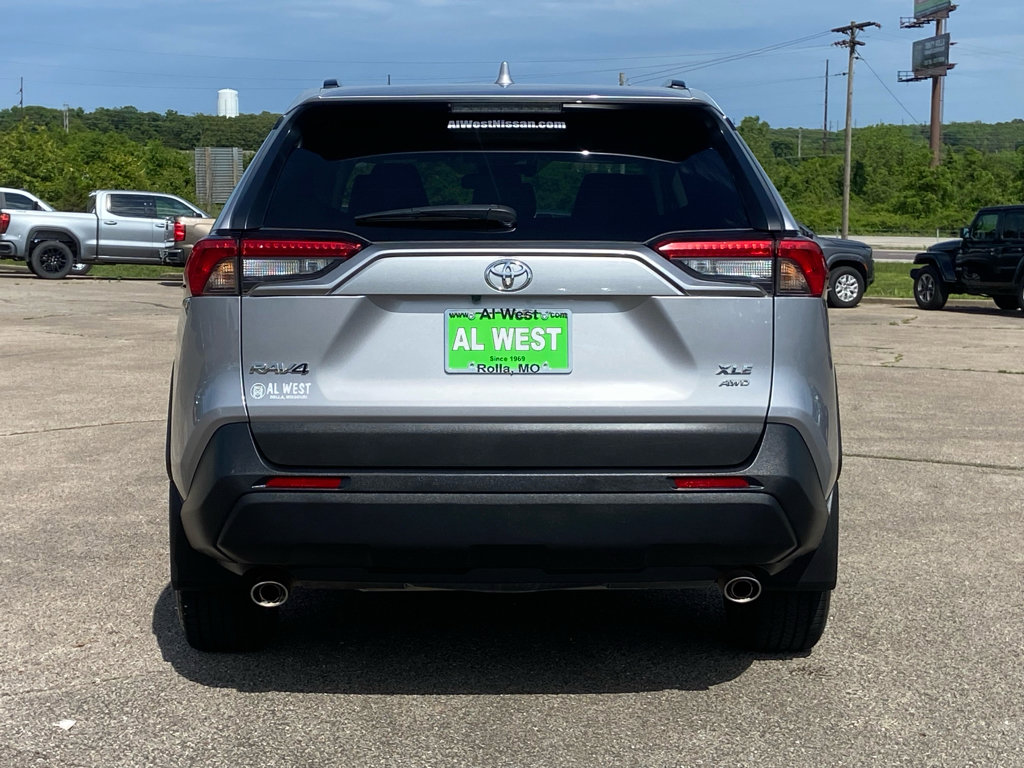 Used 2021 Toyota RAV4 XLE Premium AWD/4WD image 6