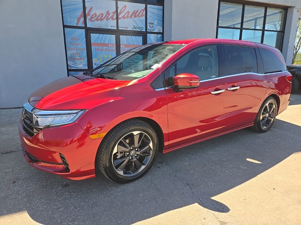 Used 2024 Honda Odyssey Elite image 3