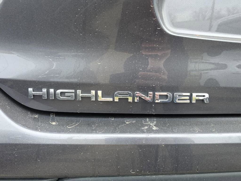 Used 2021 Toyota Highlander XLE image 15