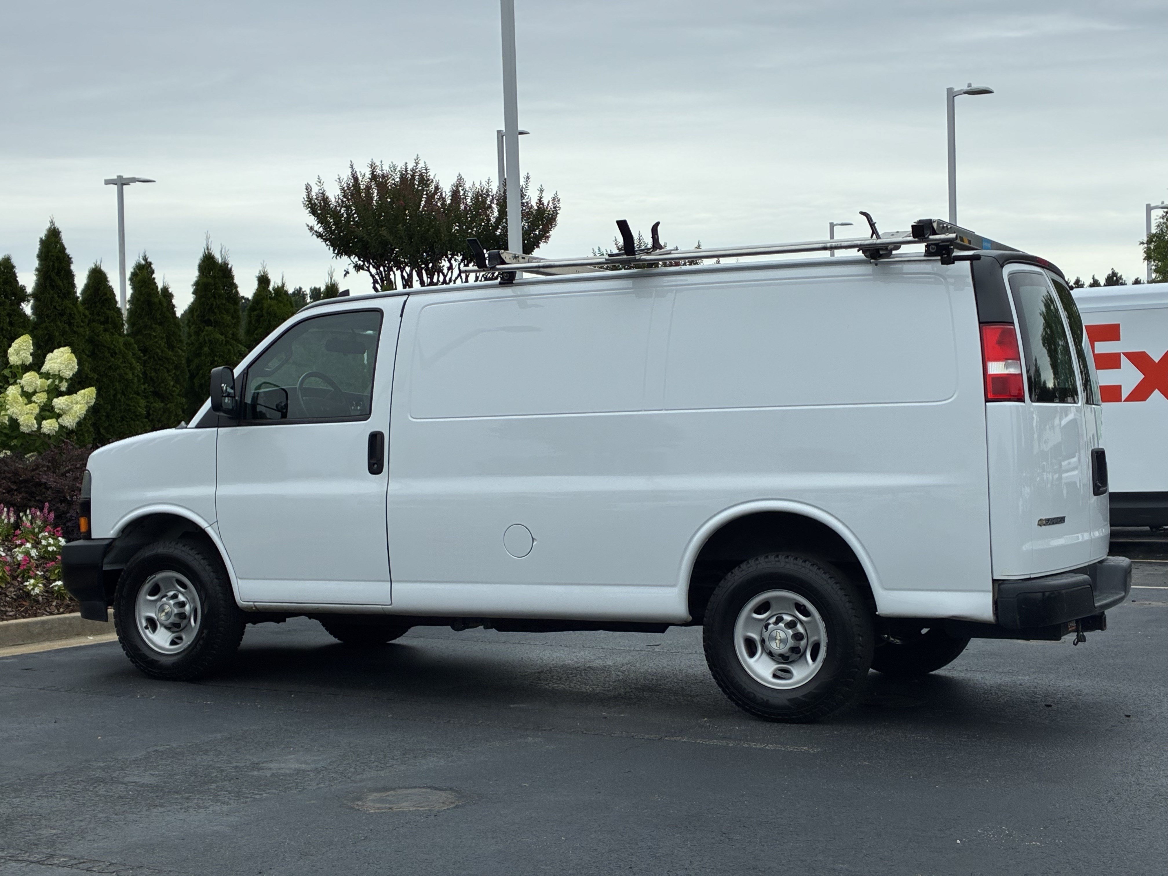 Used 2022 Chevrolet Express 2500 w/ Driver Convenience Package RWD image 9