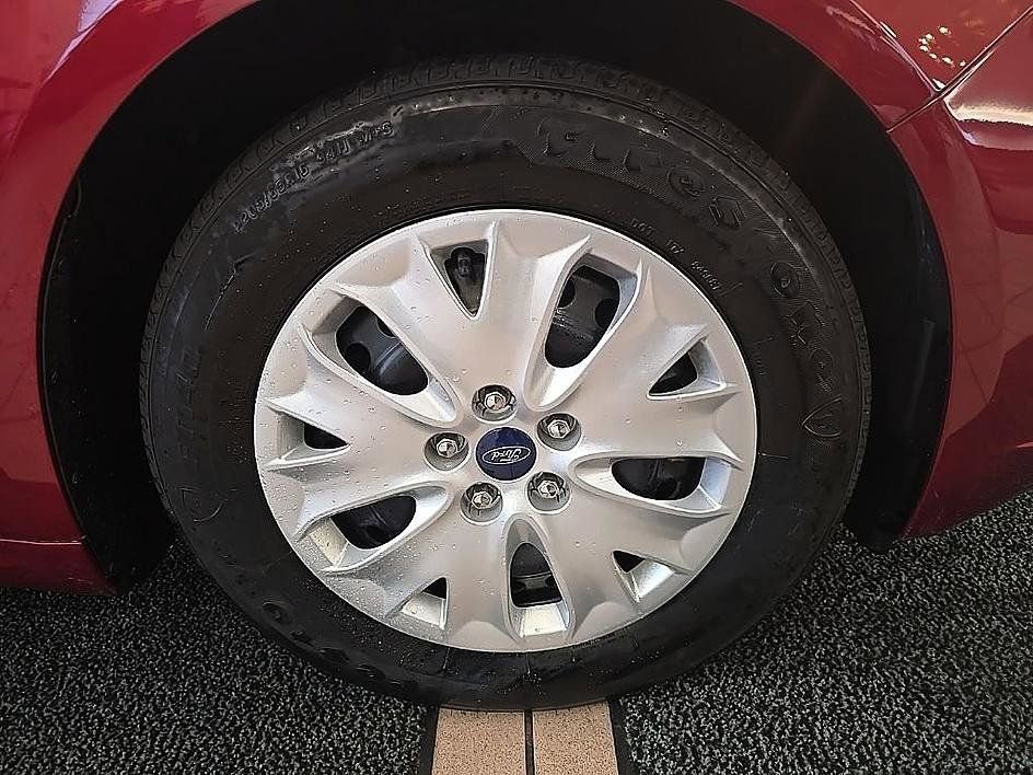 Used 2019 Ford Fusion S image 37