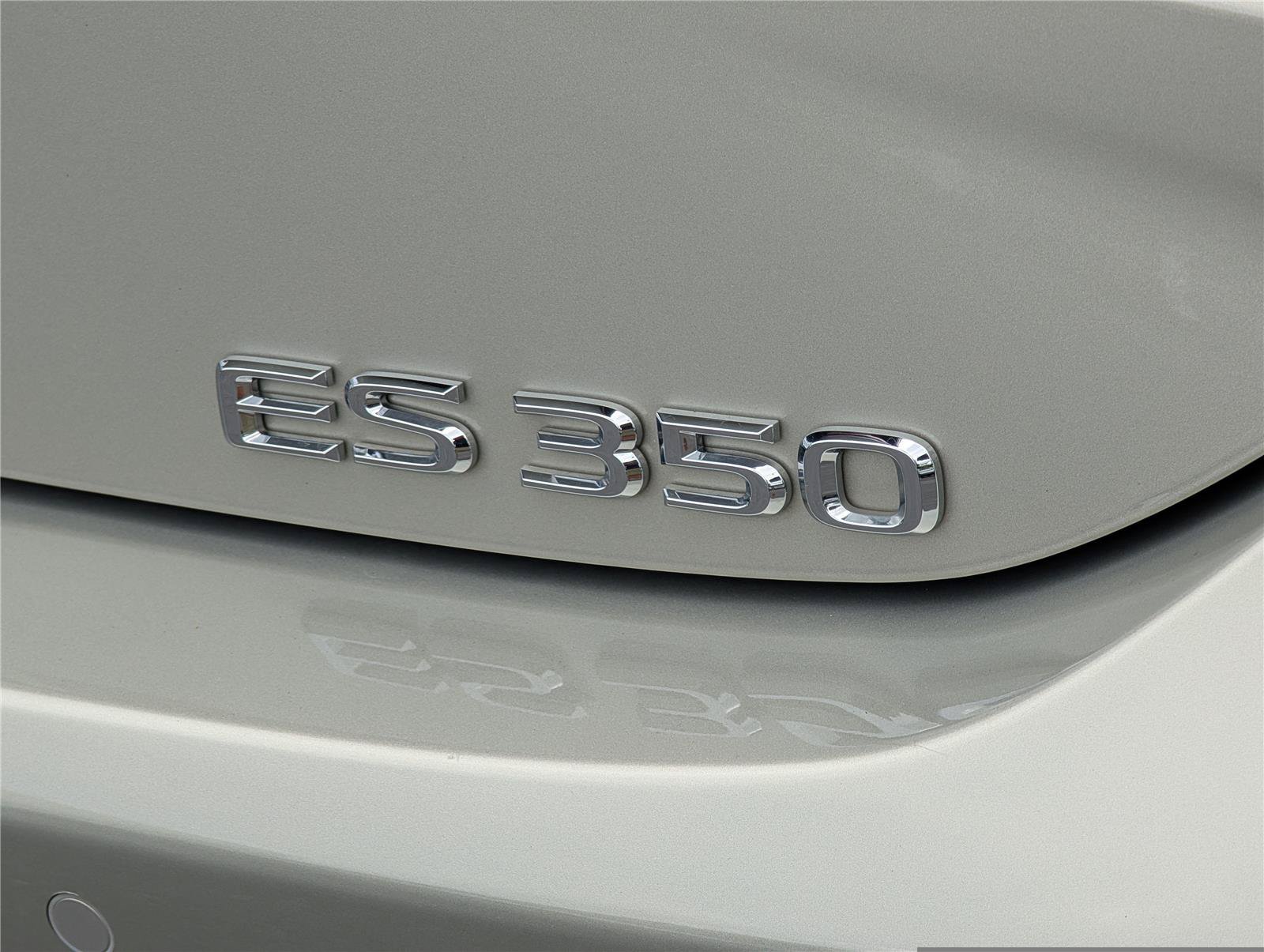 Certified 2025 Lexus ES 350 w/ Premium Package FWD image 9
