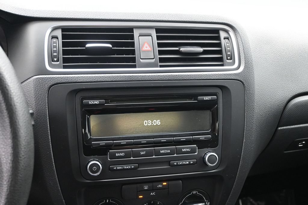 Used 2014 Volkswagen Jetta SE FWD image 10