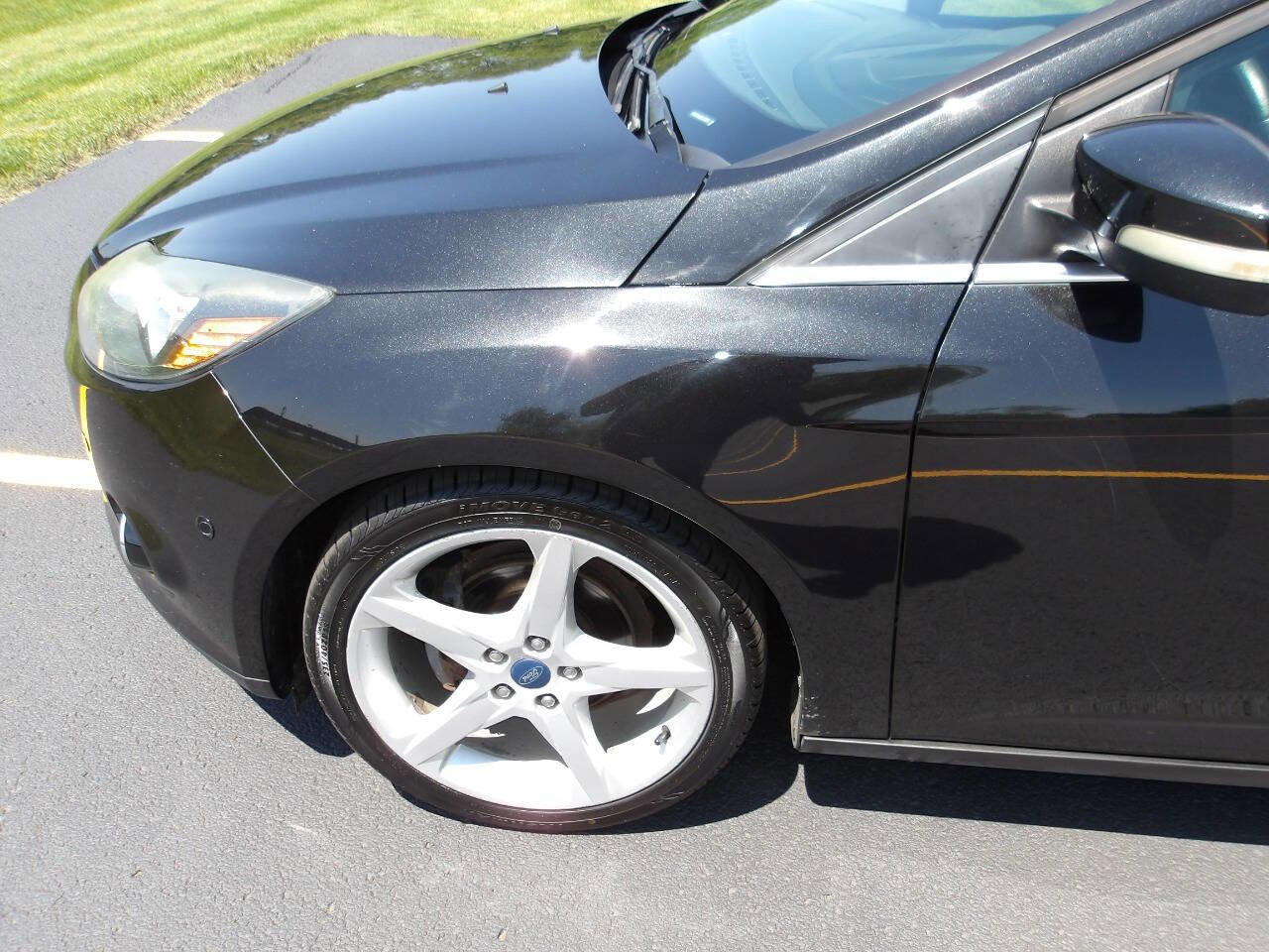 Used 2012 Ford Focus Titanium FWD image 32