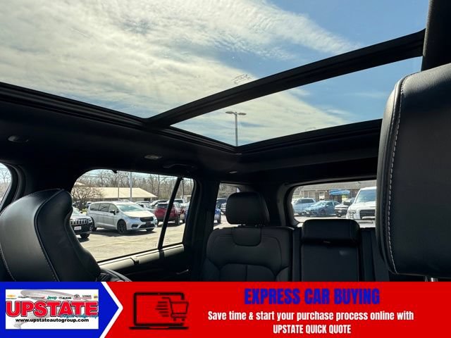 Used 2023 Jeep Grand Cherokee Overland w/ Luxury Tech Group IV AWD/4WD image 7