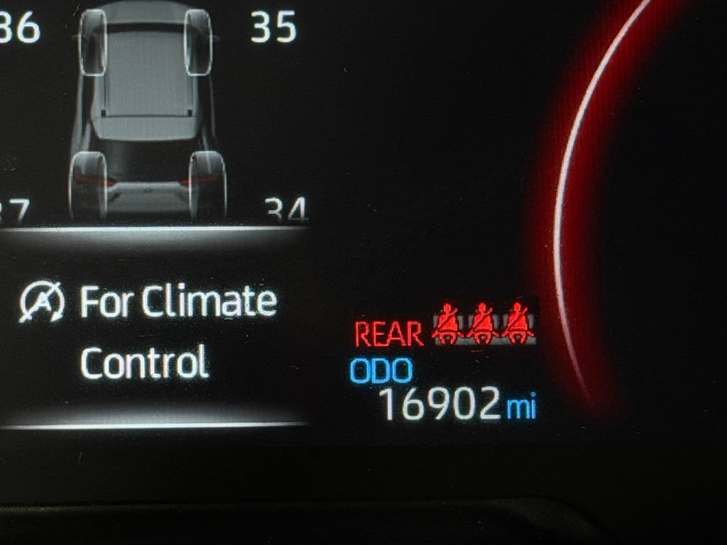 Used 2025 Toyota RAV4 LE FWD image 14