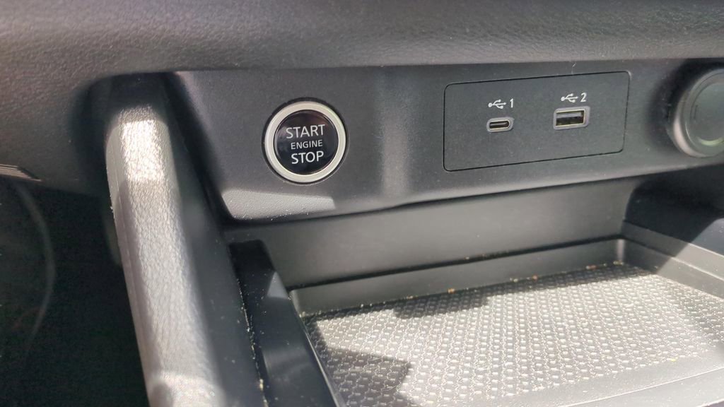 Used 2023 Nissan Rogue SV image 26